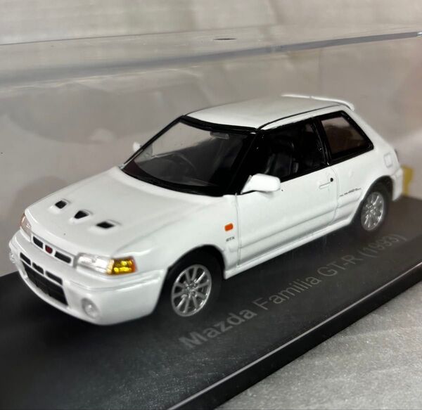 1/43 ミニカー マツダ ファミリア GT-R 1993 ホワイト ハッチバック ターボ車 国産名車 MAZDA 旧車