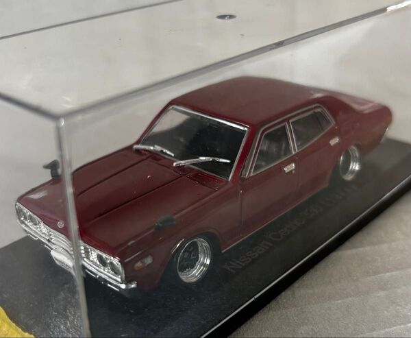 1/43 ミニカー 日産 セドリック 330 1977 レッド 国産名車 ローダウンカスタム車 昭和 旧車 4Dハードトップ