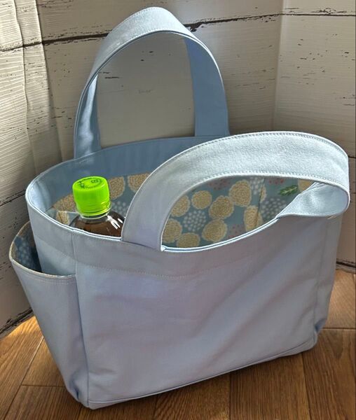 トートバッグ ハンドメイド サイドポケット ブルー 花柄 ペットボトルホルダー
