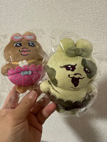 おぱんちゅうさぎキーホルダーぬいぐるみ 2点セット(日焼けギャルとゾンビ)