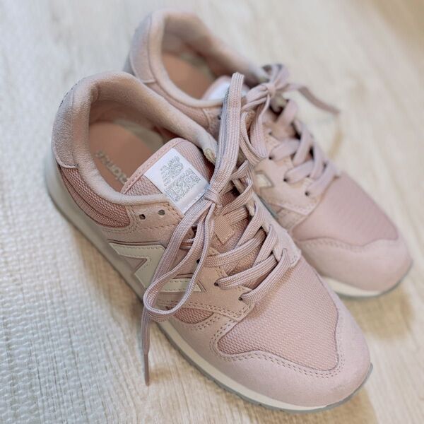 新品未使用 New Balance 520 ピンク×シルバー スニーカー 23.5cm くすみピンク メッシュ スエード