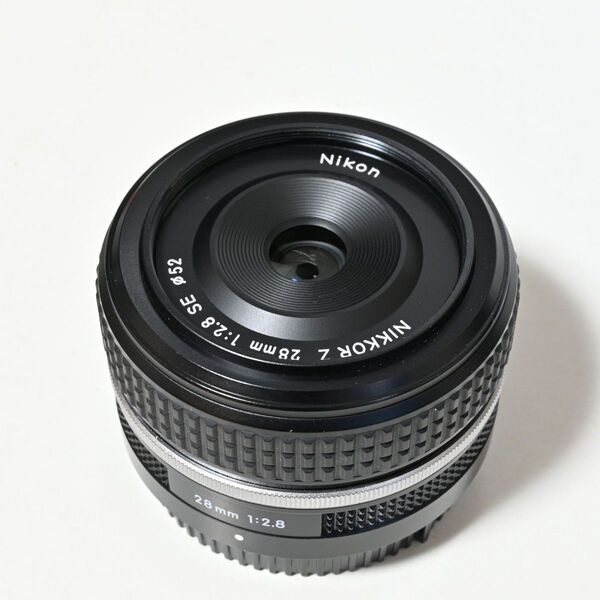 美品 Nikkor Z 28mm f/2.8 メタルフード付き Special Edition