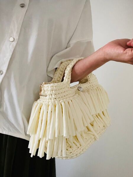 バッグ ホワイト フリンジバッグ ショルダーバッグ ハンドメイド