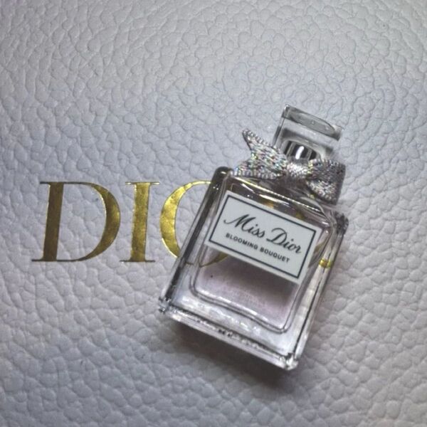 ミスディオール ブルーミングブーケ 香水 5ml ミニボトル サンプル Dior オードゥトワレ 試供品