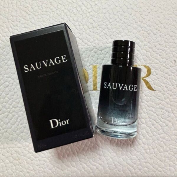 ディオール ソヴァージュ オードゥトワレ ボトル 10ml 香水サンプル 新品ミニチュア Dior SAUVAGE