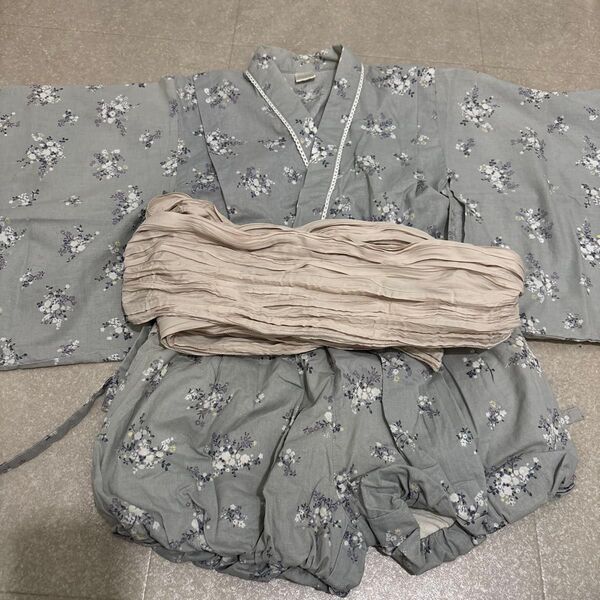 試着のみ美品 テータテート 110サイズ セパレート甚平 帯付き キュロットパンツ 小花柄 お祭り 上下セット