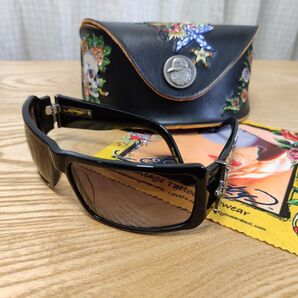 Ed Hardy by Christian Audigier サングラス ケース付き