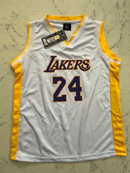 新品タグ付き NBAロサンゼルス・レイカーズ コービー・ブライアント バスケユニフォーム