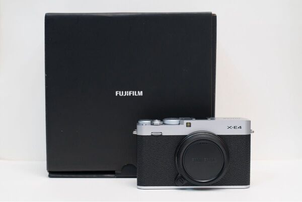 美品 富士フイルム FUJIFILM X-E4 シルバー ボディ 付属品完備未使用