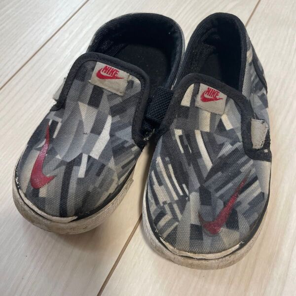 NIKE☆スリッポン