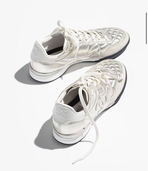 シャネル スニーカー シルバー 37 CHANEL 25SS