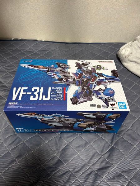DX超合金 VF-31J スーパージークフリード ハヤテ機 リバイバルVer. 劇場版マクロスΔ インメルマン機 開封品