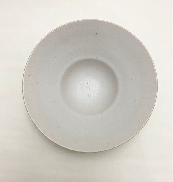 リム皿 食器 白 オフホワイト 直径20センチ 作家 陶器 陶芸 陶器市