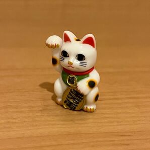 日本の伝統的な縁起物 招き猫 昭和レトロ バスボール オブジェ インテリア雑貨 開運 置物 まねきねこ