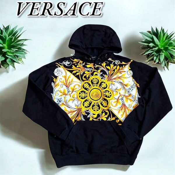 【極美品】VERSACE ヴェルサーチ バロック柄 スウェット パーカー ゴージャス ブラック プルオーバー Sサイズ 大きめ