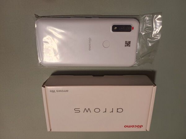 docomo ARROWS We F-51B ホワイト 新品未開封