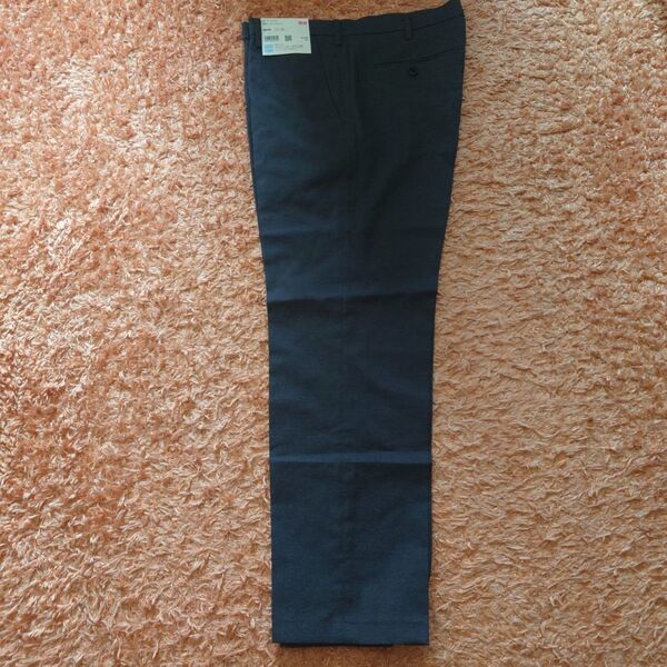 未使用品 感動パンツ UNIQLO ダークグレー スラックス 88×73 補正済
