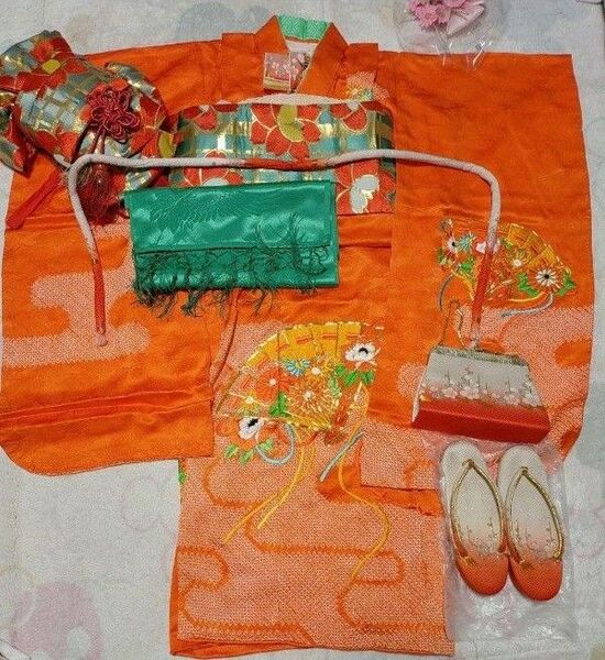 hh.3 7歳七五三祝着物正絹フルセット部分絞り松葉花扇金駒刺繍金彩作り帯はこせこ古典伝統