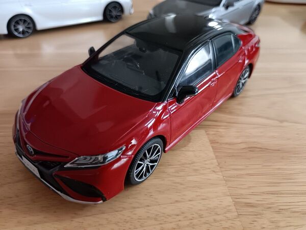 1/30 トヨタ カムリ ハイブリッド ws カラーサンプル ミニカー 模型 レッド 赤 ツートン 黒