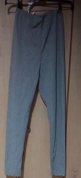 レギンス グレー 裾メロウ 160cm 千趣会