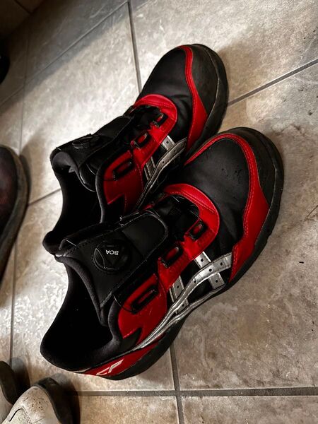 asics靴ローカット