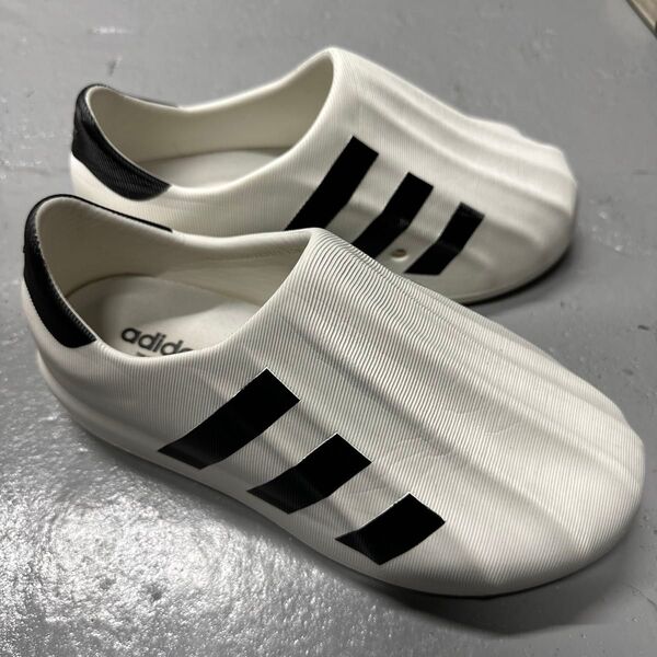中古 adidas 白 26cm スリッポンサンダル
