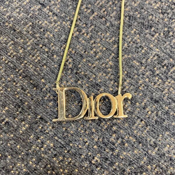 Christian Dior クリスチャンディオール アクセサリー ネックレス ロゴ ペンダント シルバーカラー おしゃれ 人気
