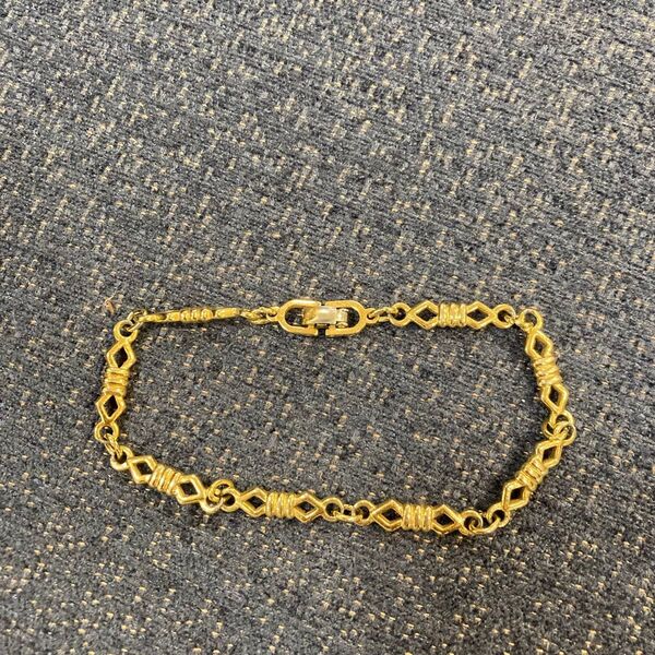Christian Dior クリスチャンディオール アクセサリー ブレスレット ゴールドカラー ファッション アイテム おしゃれ