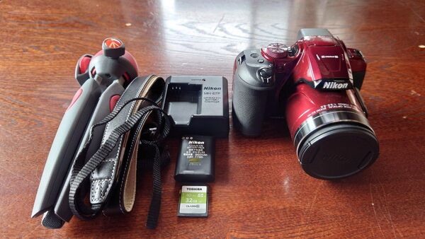ニコン COOLPIX B700