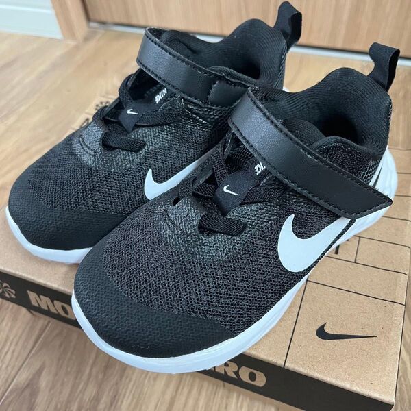 Nike Revolution 7C 13cm 新品 ナイキ スニーカー