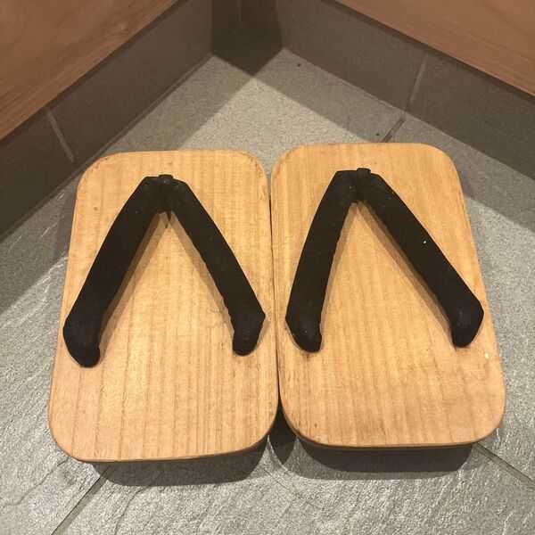 木製下駄 金具付き シンプルデザイン