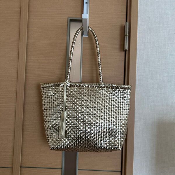 美品 LUPUY ゴールド編み込みトートバッグ かごバッグ