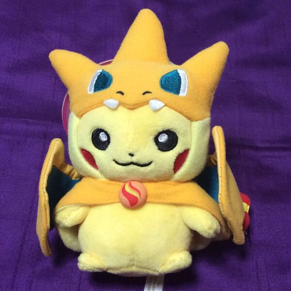 ★ ポケモンセンター限定 メガリザードンYのポンチョを着たピカチュウ / マスコット ぬいぐるみ