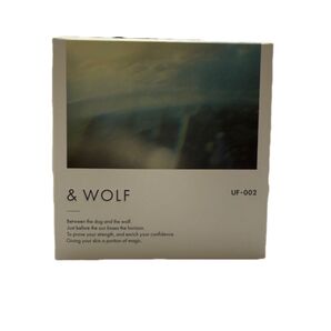 UF-002 light beige & WOLF UVセラムリキッドファンデーション