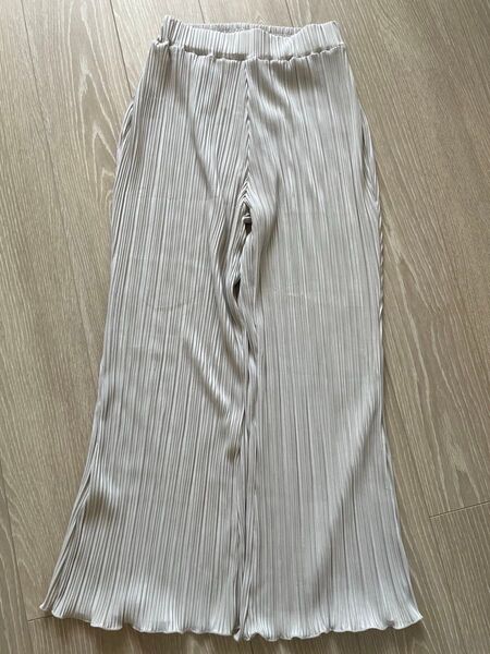 Lutique プリーツ プリーツフレア ボトムス ベージュ パンツ M