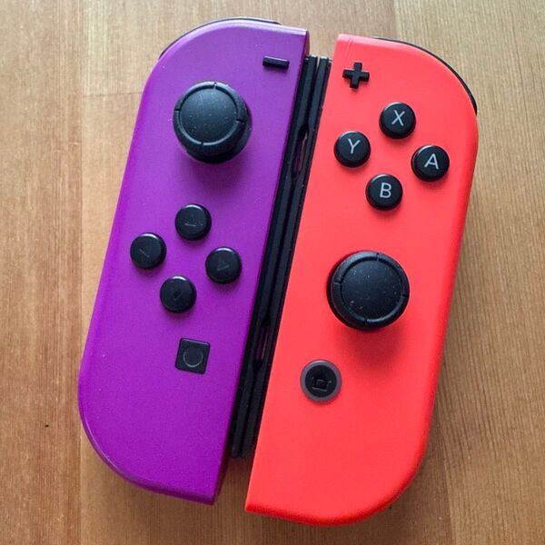 Switch ジョイコンネオンパープル×ネオンレッドニンテンドー