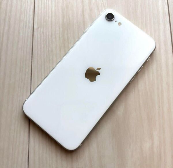 美品 SIMフリー iPhoneSE 第2世代 64GB 判定○ ホワイト SE2 送料無料 第二世代 iPhone SE スマホ