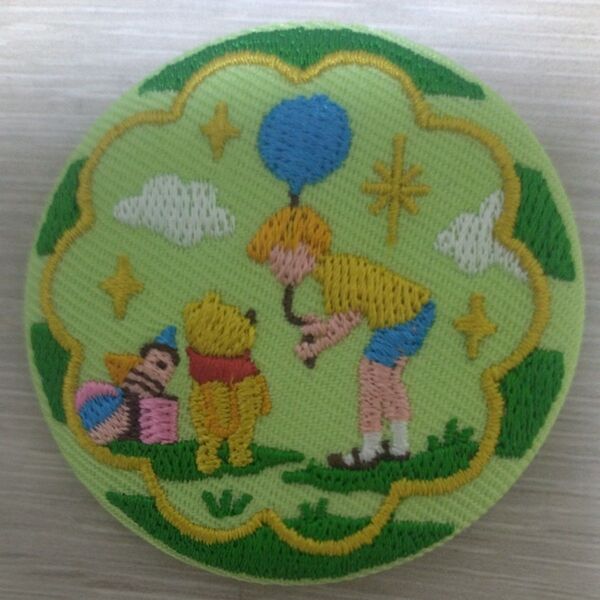 ディズニー刺繍缶バッジ くまのプーさん