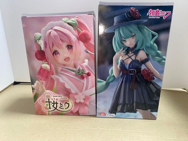 初音ミク フィギュア 桜ミク 和風メイド おでかけどれす 2個まとめ
