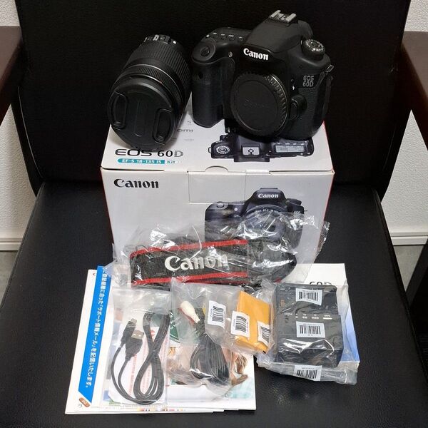 【美品中古】 Canon EOS キヤノンEOS 60D 付属品完品 社外三脚 ナイロンソフトケースセット
