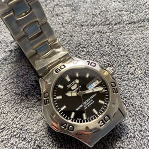 SEIKO 5自動巻き デイデイト 廃盤モデル 未使用