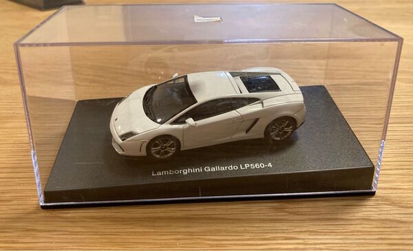 オートアート 1/43 ランボルギーニ ガヤルド LP560-4 ホワイト ミニカー