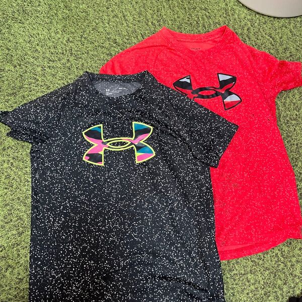 UNDER ARMOUR アンダーアーマー 半袖Tシャツ 2枚(赤はオマケ) YLG(150)