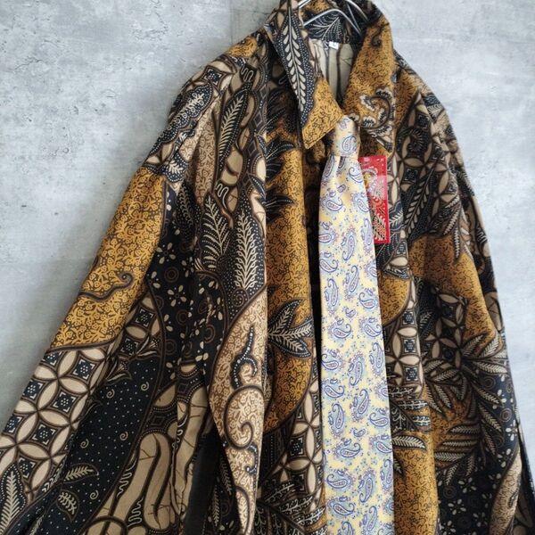ヴィンテージ新品BATIKSURYA長袖シャツ ペイズリーネクタイおまけL茶色 柄シャツ ヨーロピアン