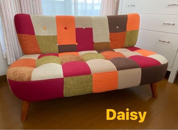 可愛い*Daisy*パッチワークソファ*2人かけ 脚は取り外しできます。直接のお引き渡し可能です。
