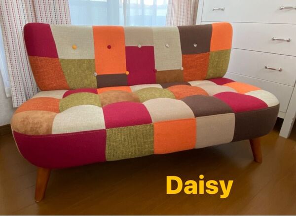 可愛い*Daisy*パッチワークソファ*2人かけ 脚は取り外しできます。
