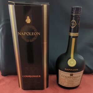 【未開栓】古酒 ナポレオン COURVOISIER クルボアジェ コニャック 700ml