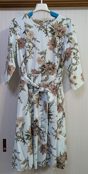 【美品】花柄ワンピース ライトブルー リボンベルト プリーツ 七分袖 Mサイズ