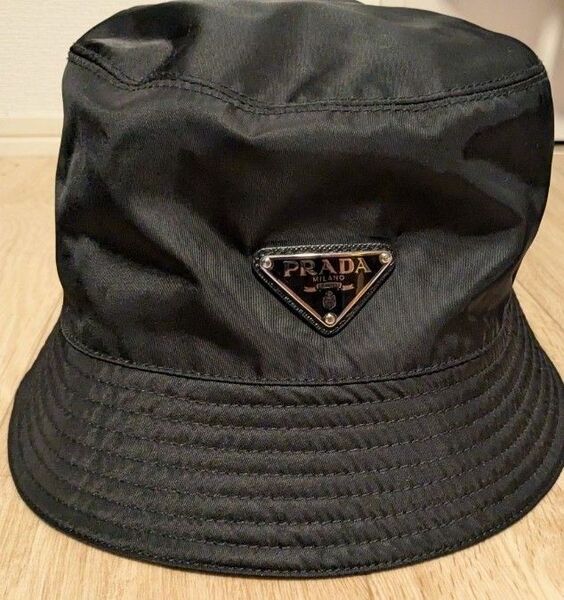 PRADA バケットハット プラダ 帽子 三角 ロゴ 黒 バケハ