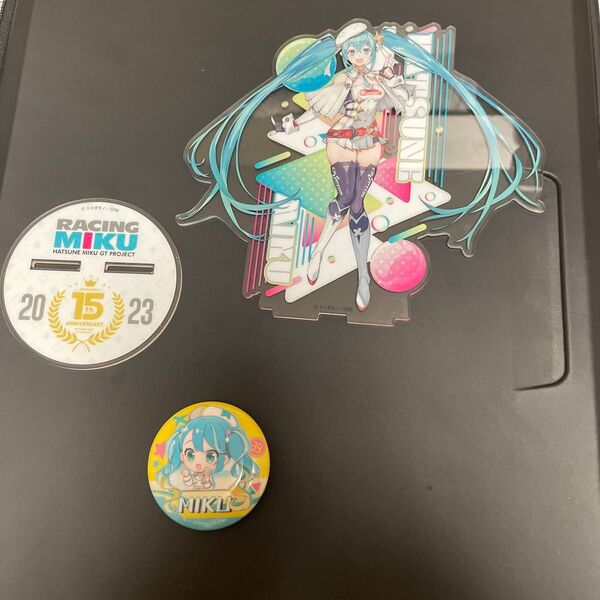 初音ミク くじ A 2023 アクリルスタンド 缶バッジガチャガチャ